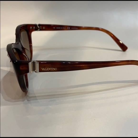 100% Authentic Valentino Sunglasses - Picture 4 of 11